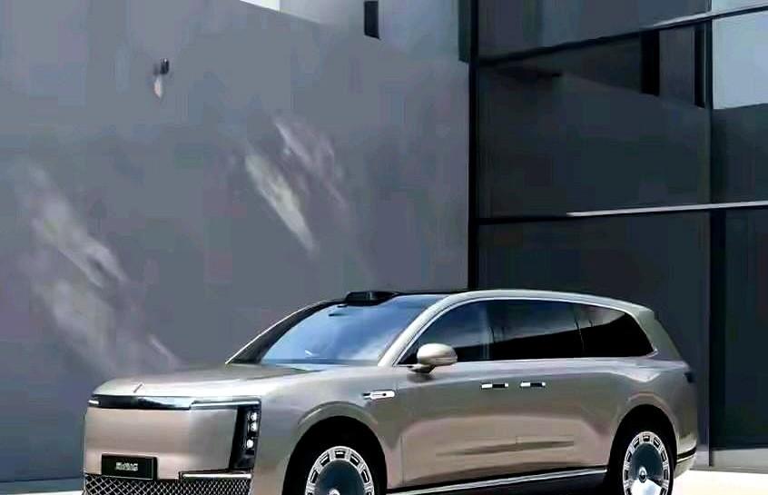 奔驰那边估计正对着商标注册证发呆呢。费劲巴拉抢注了S700、S900，以为能堵条