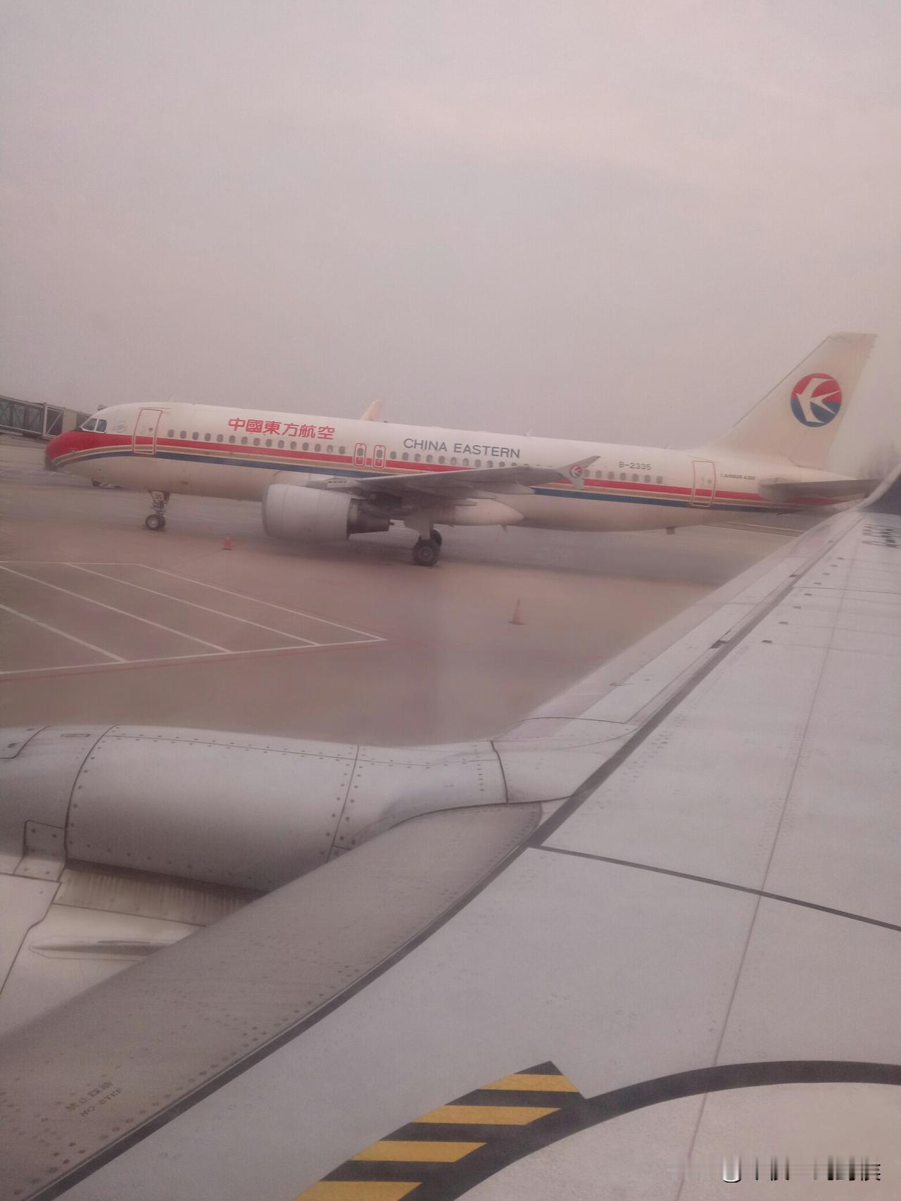 昨天晚上高原突然给我发了个消息：兄弟，麻烦了，她老公忽然回来了，我现在躲在她家