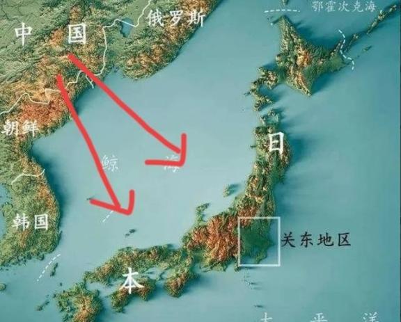 有日本网友表示，就算真的中日开战了，也打不到日本本土，因为会在冲绳一带就被完全抵