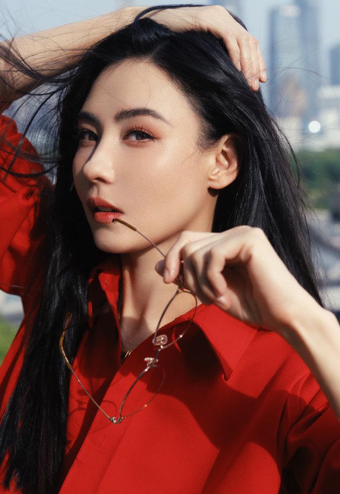 张柏芝说从来没有把王菲当成情敌，直言大家都是女人，也希望他们幸福快乐！或许很