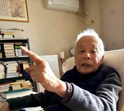 中国已全面超越美国，何须再忍！中美贸易关键时刻，何祚庥院士大谈“外交需兼顾美国利