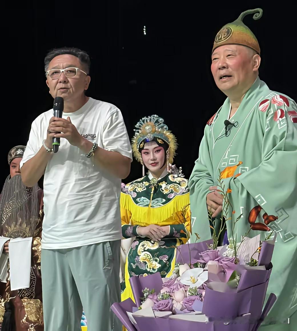 有人问郭德纲一场舞台即兴玩笑，为什么最后走到了行政立案这一步？很多人到现在依旧理