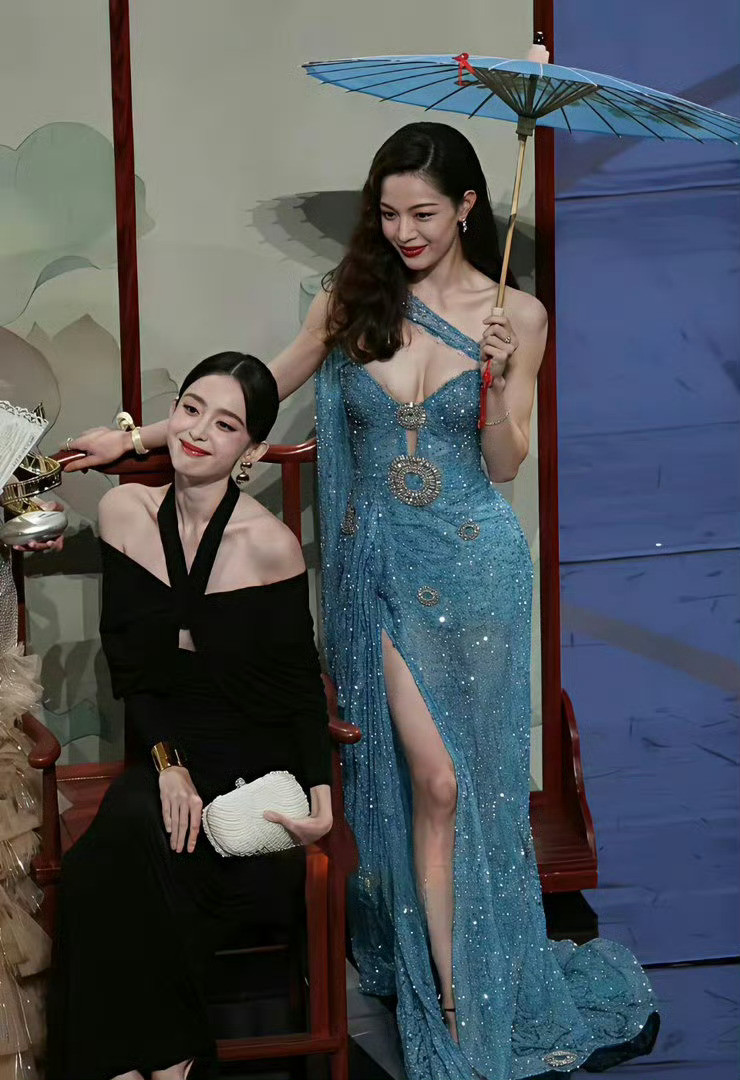 颜值我选娜扎，身材我选钟楚曦