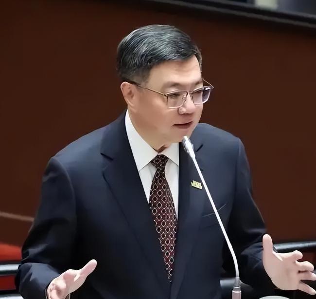 台“行政院长”卓荣泰发表声明，7月9日，针对巴威台风逐渐接近台湾，气象署预估