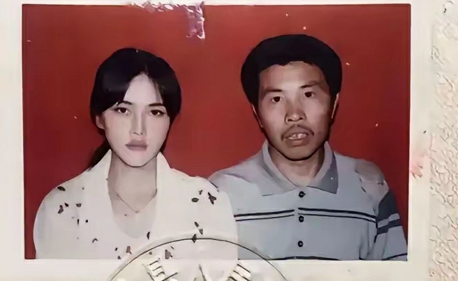 妈妈的眼神似乎不太情愿[捂脸哭]，爸爸的眼神有点不敢相信