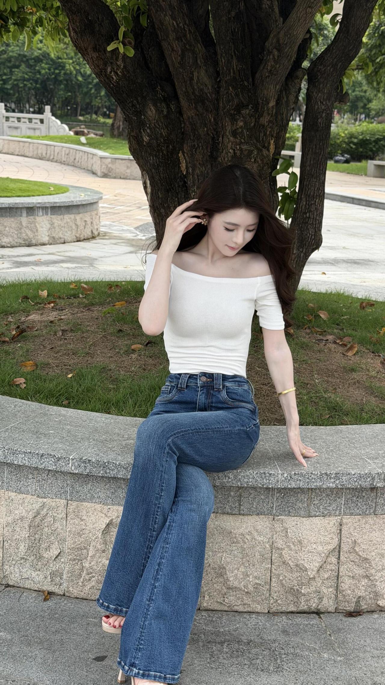 腿长的女生穿牛仔裤👖确实更好看，你们说是吧？大长腿穿搭示范腿细女生穿搭