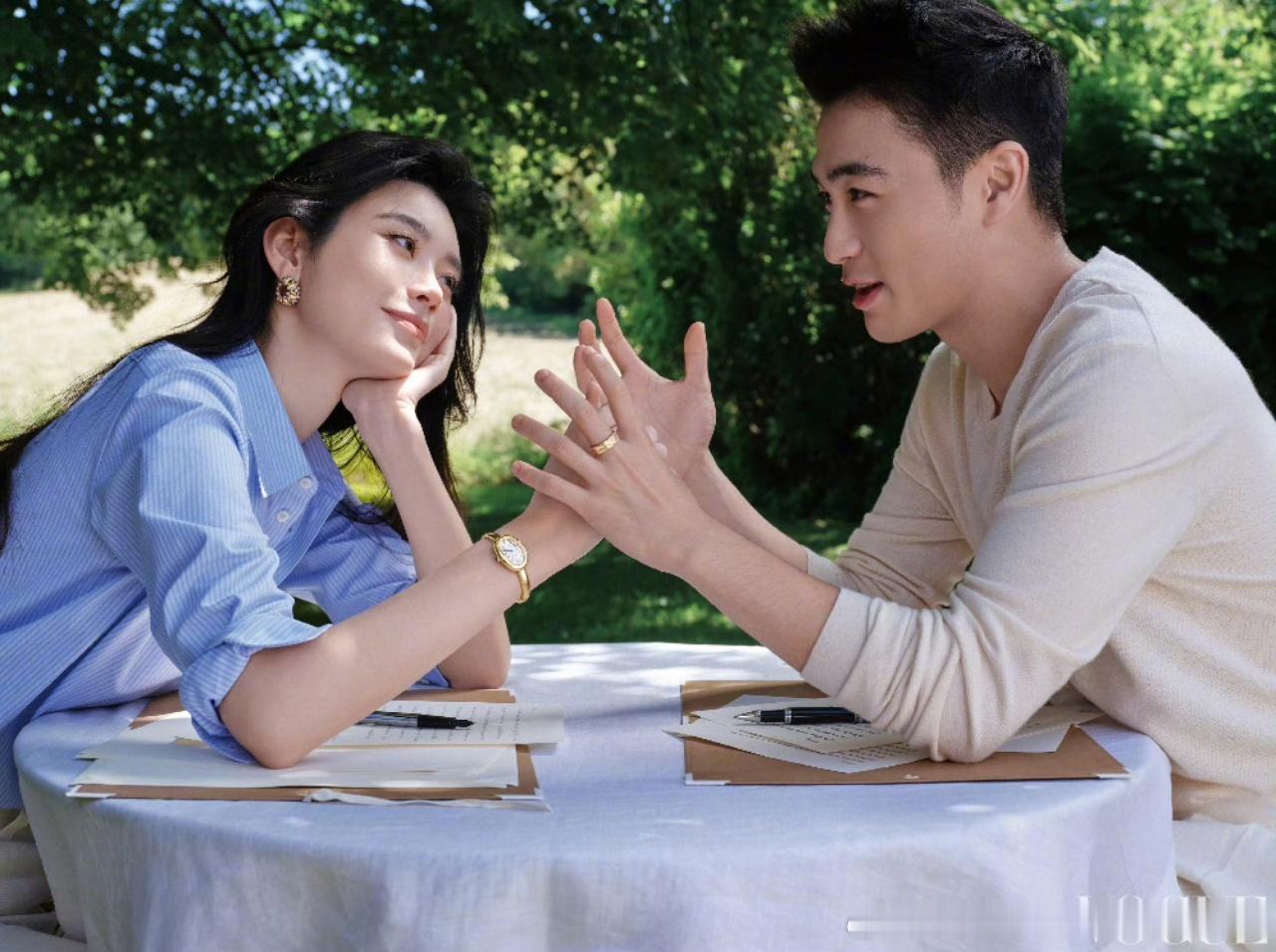 奚梦瑶转发vogue奚梦瑶感谢vogue见证婚礼比起频繁在社交平台分享日常，他们