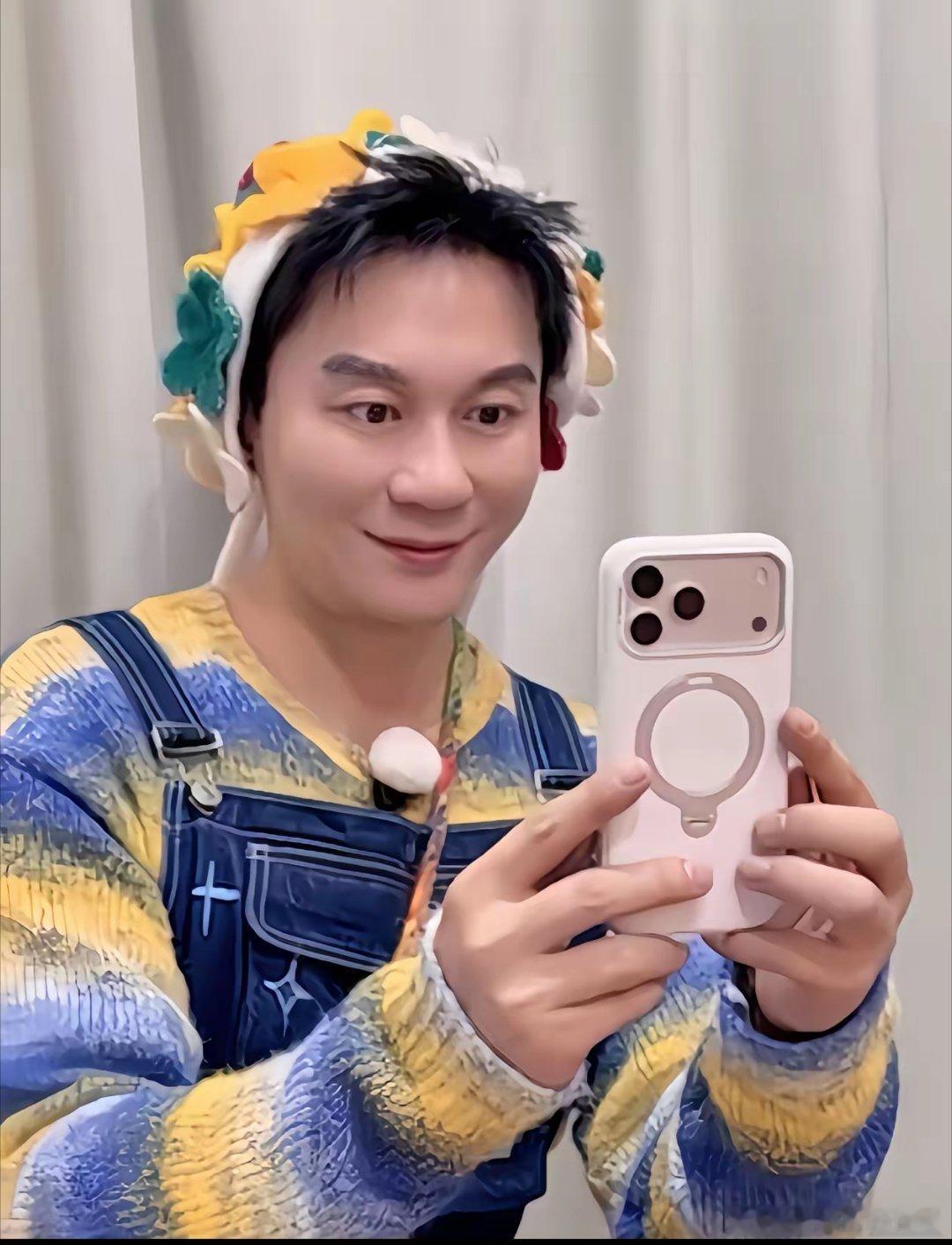 李晨这波操作，直接把网友整不会了。白鹿新剧《莫离》定档，跑男家族里第一个站出来转