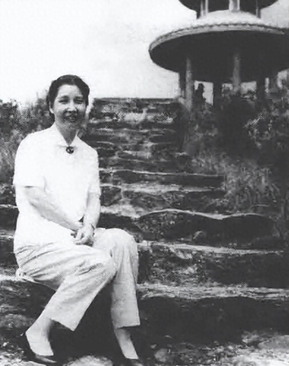 1959年毛主席与贺子珍阔别多年再重逢，被曾志询问感受，主席坦言并不愉快，你怎么