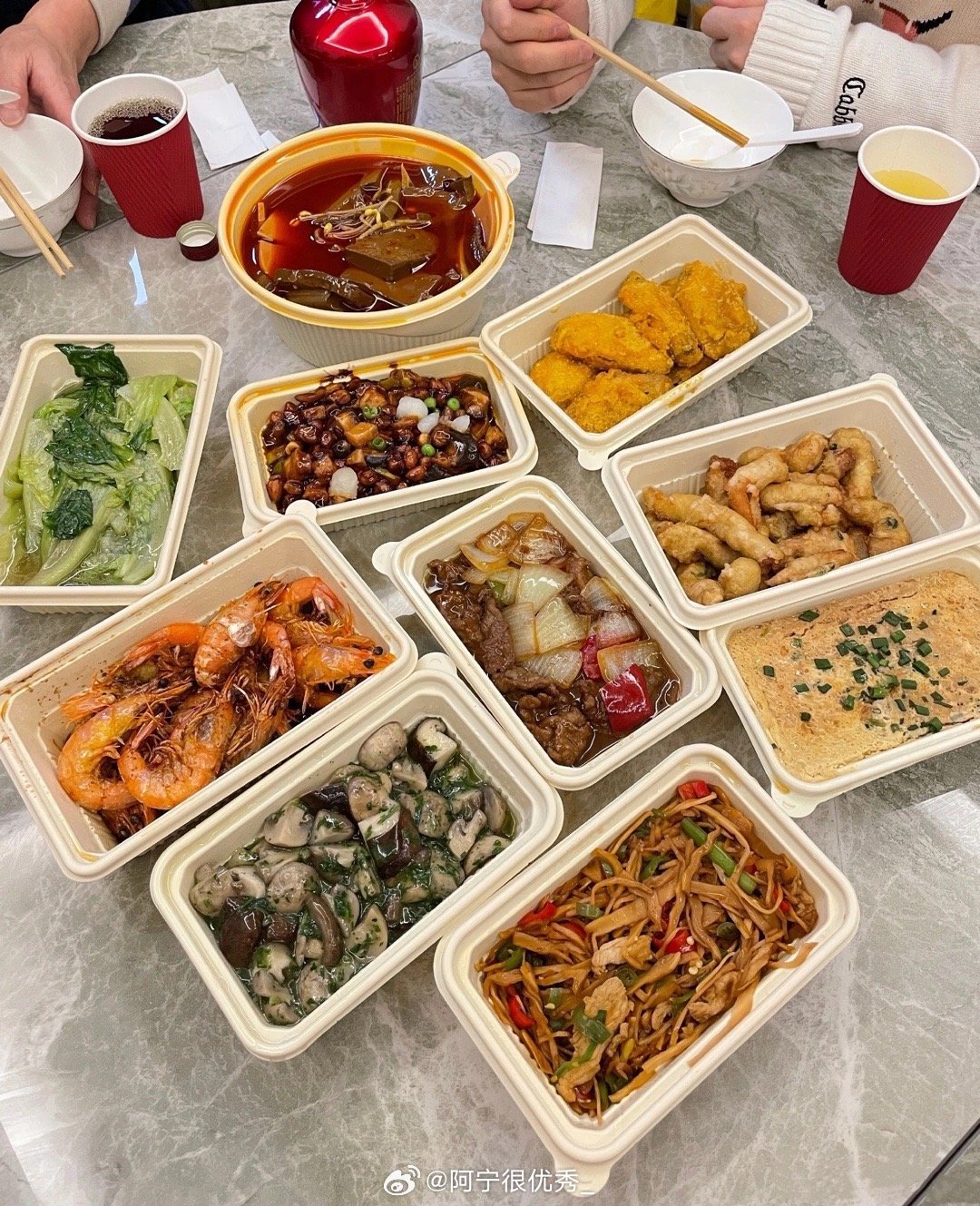 老公说12个人不够吃