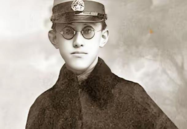 袁世凯第六子，也是袁世凯所有儿子中出色的，他叫袁克恒，南京大屠杀时他靠外资身份建