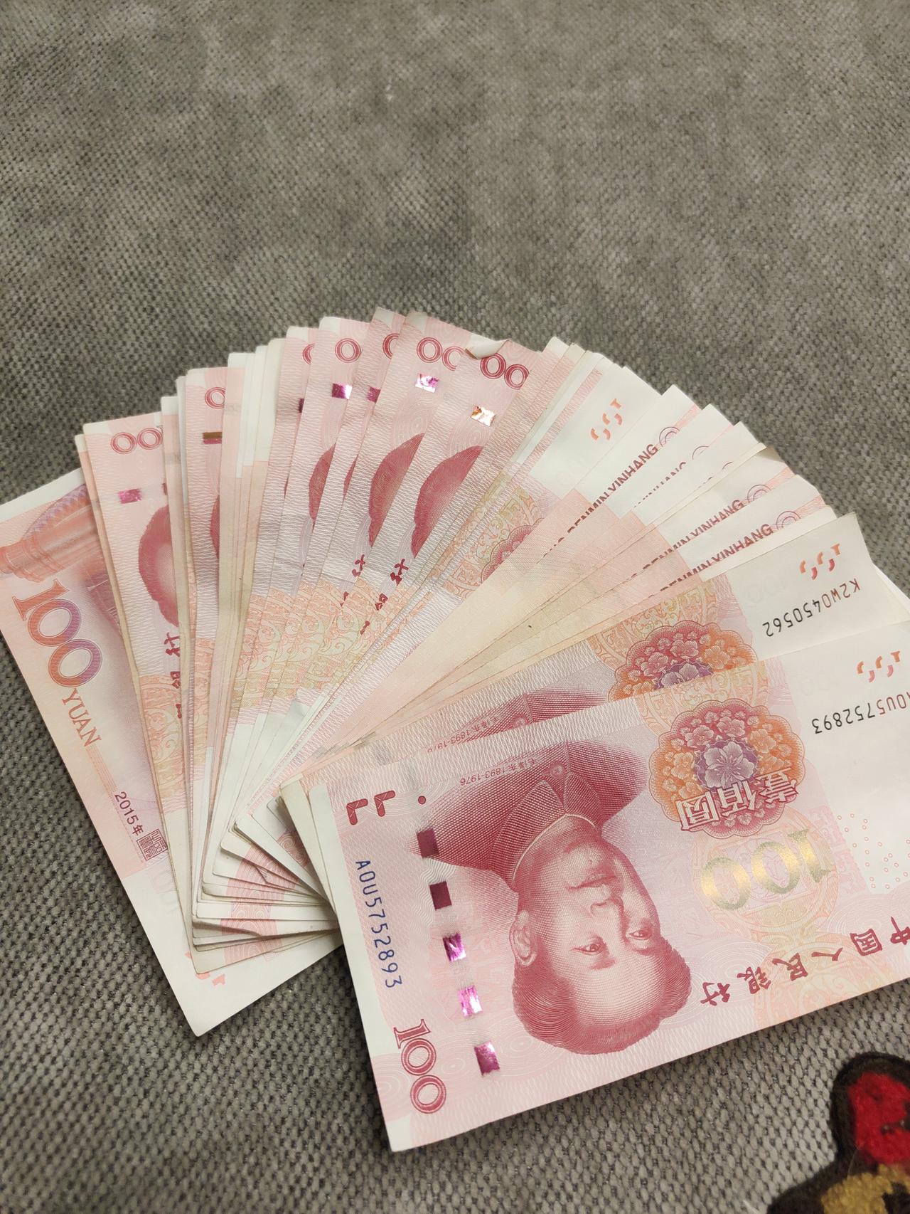 为啥现在男生单身的这么多？因为男生没钱，为啥女生单身的也不少?因为男生没钱