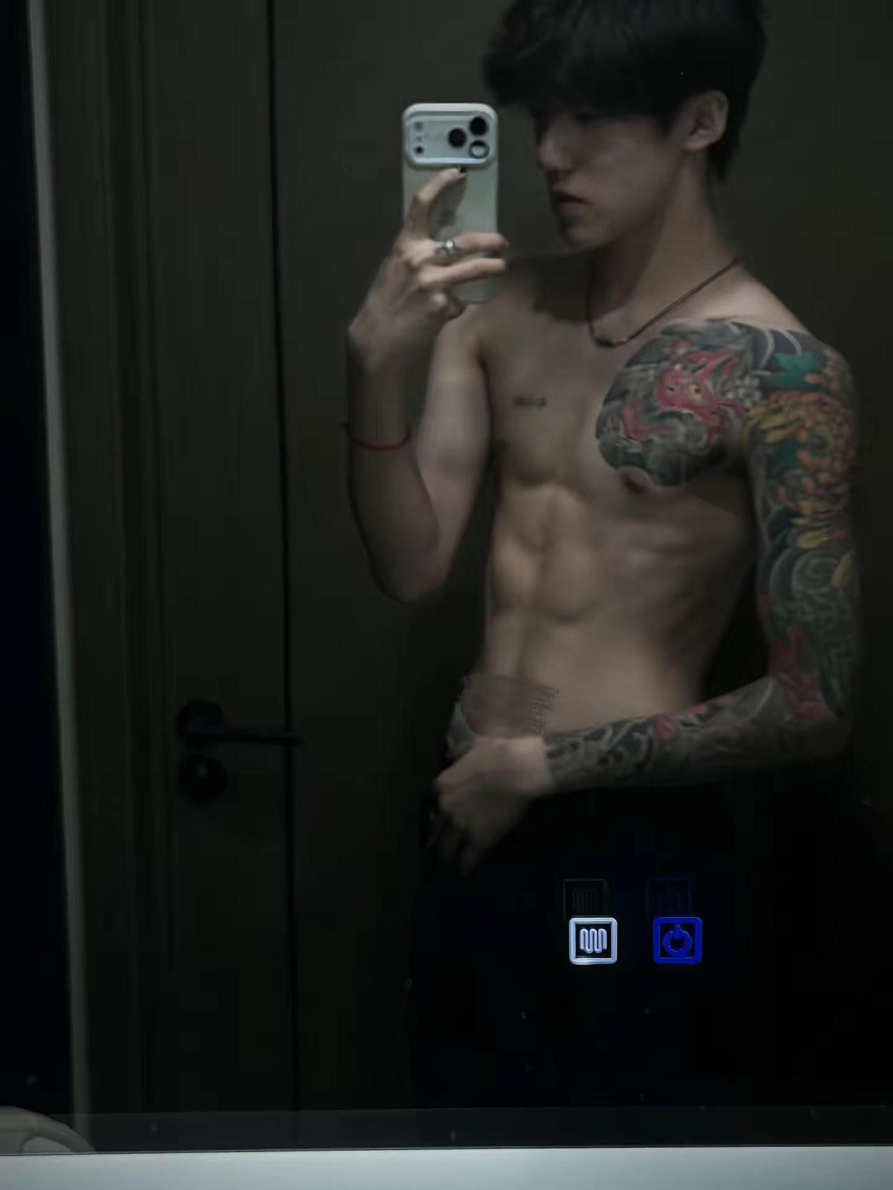 我也没有回头只是走的很慢反差萌