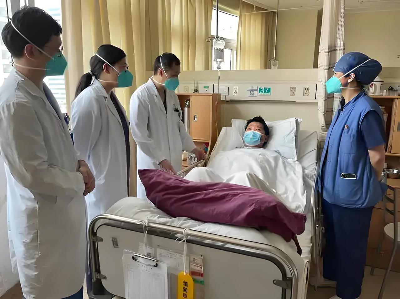 网友称科室7个医生4个送外卖,医生降薪普遍吗?这事儿不是空穴来风。国家卫生健康