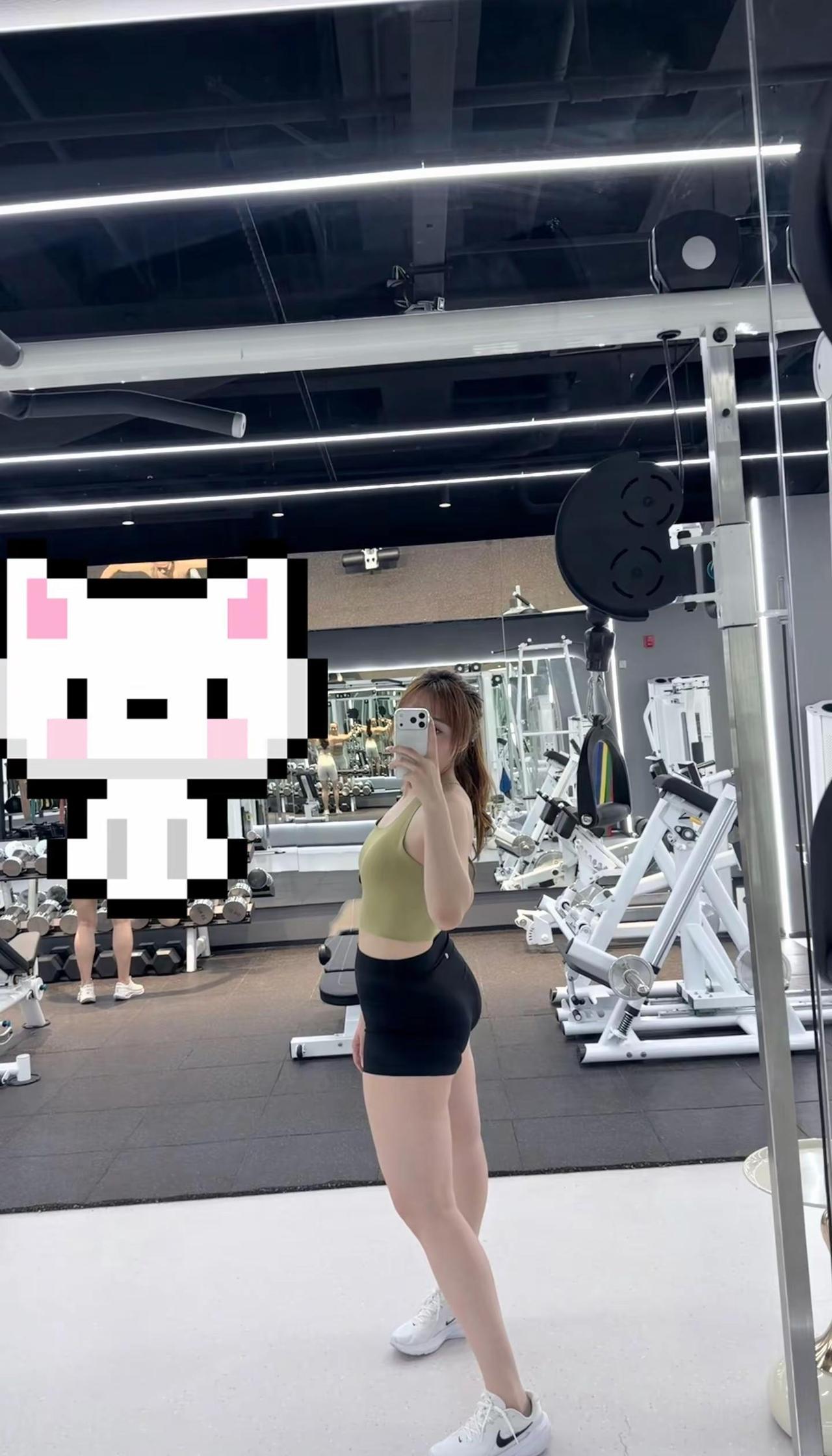 我健身我空气炸锅我拍的咪健身kitty香蕉烤吐司我是小猫从来都不用上班