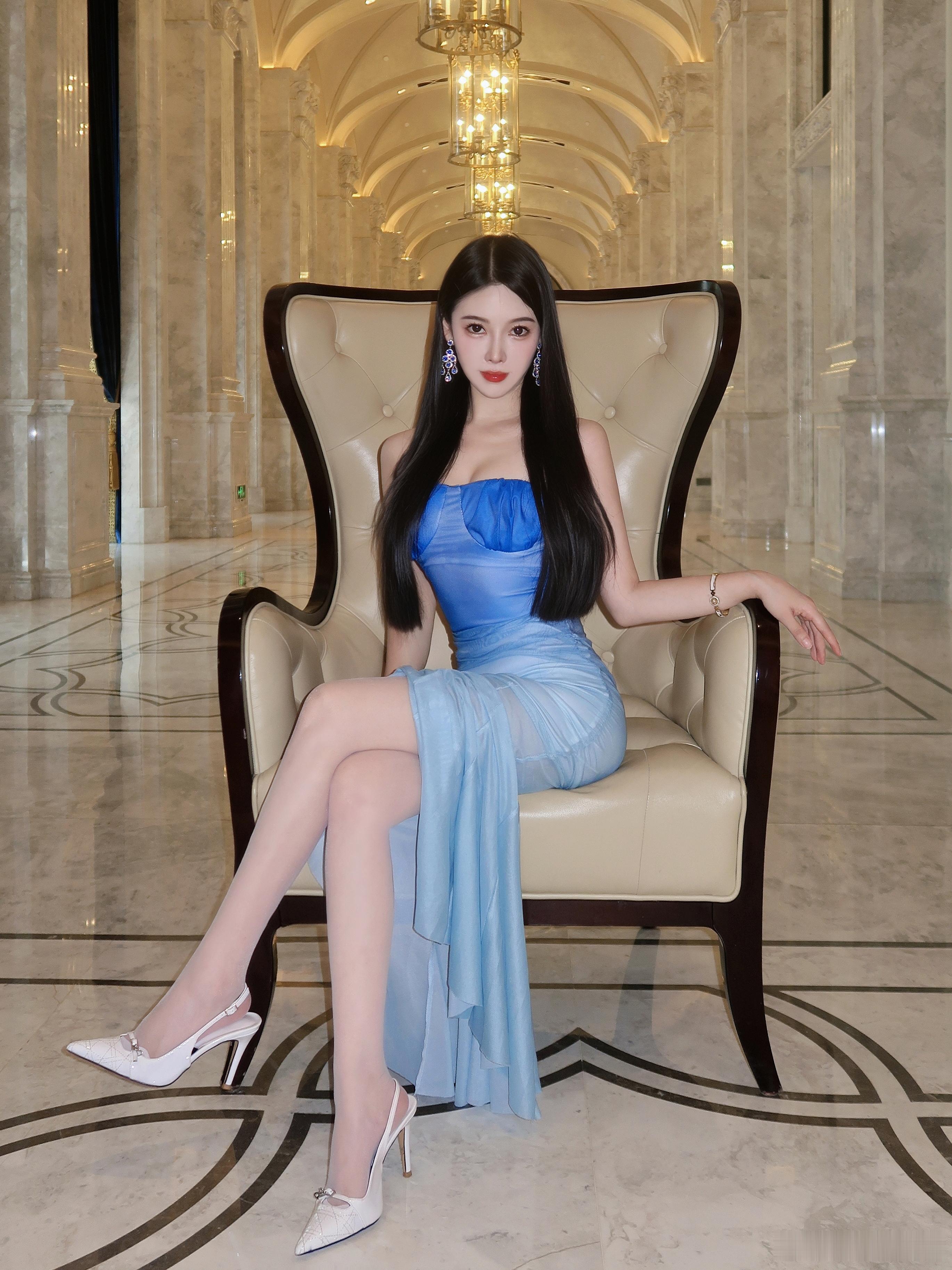 蓝渐变的浪漫🦋​​​