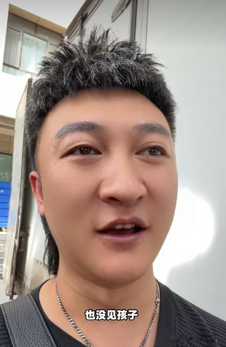小故事！二子呀二子，你说不知道自己什么，样面对小喵，想把事谈清楚。以