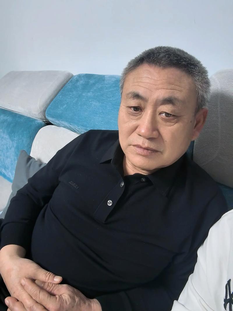 第一次听到一个父亲这样的话：我疼女儿，可不喜欢女儿的孩子。我什么都舍得给女儿吃