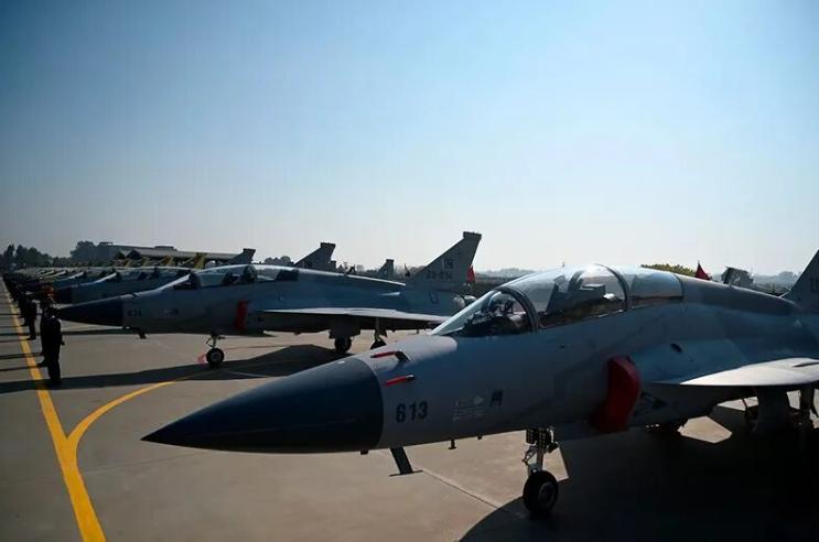 巴基斯坦传来“喜从天降”的捷报！中巴联合研制的枭龙Block3战机外贸订单迎来爆