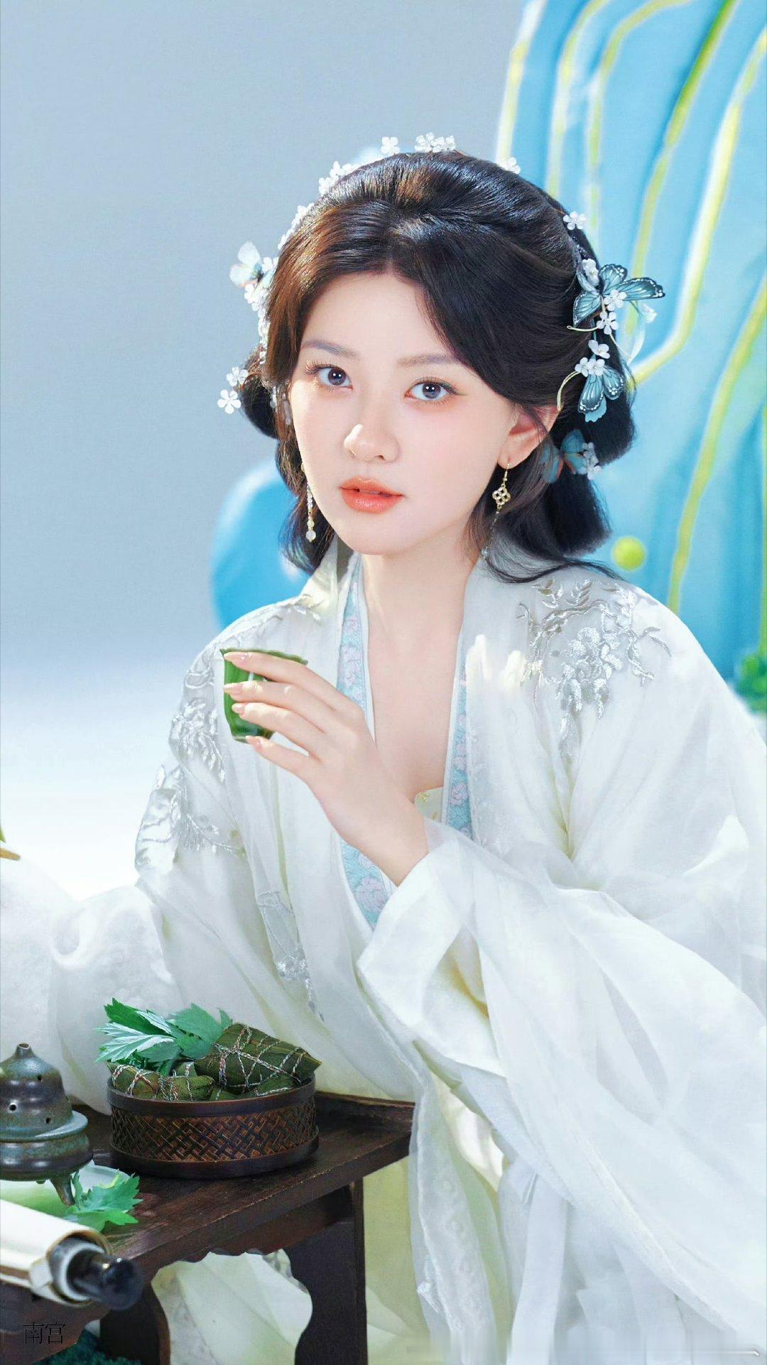 要消失的人发古风写真支持but太没拍出个人特色了吧