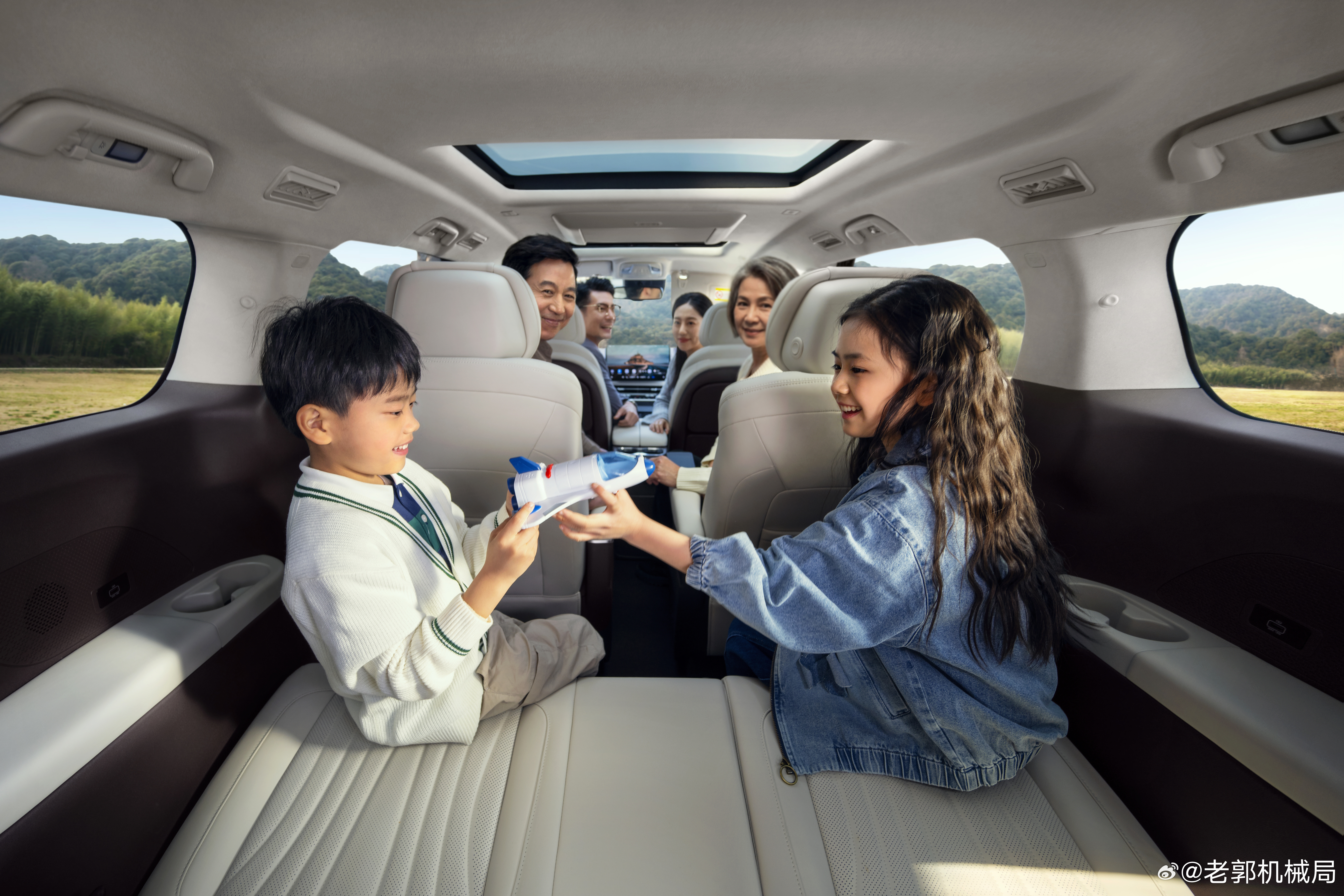 合资车现在是要被全面包围了。就比如MPV，以前合资车基本都是30万这个级别。现在