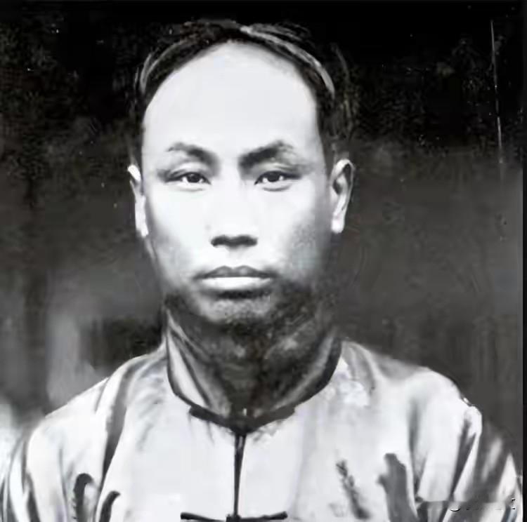 一群对陈独秀历史完全不懂的人，在网上吆喝，恢复其党籍。事实上陈独秀永远也不可能恢