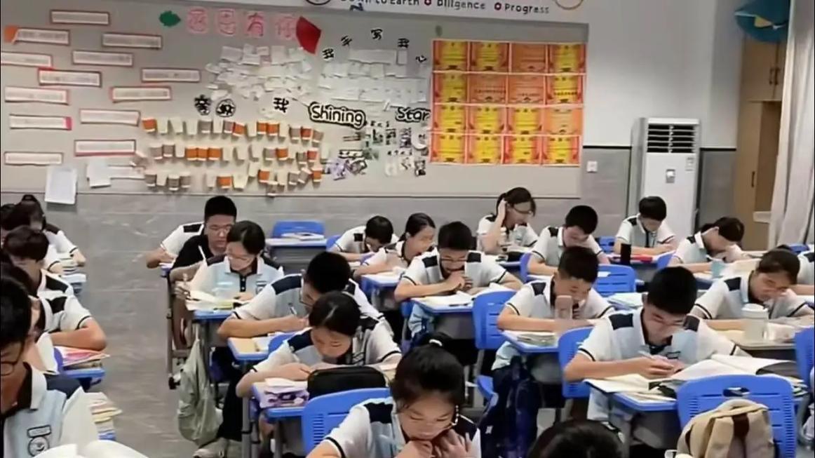 北大学霸刘嘉森曾说：“当你没有家财万贯的父母，没有大权在握的亲戚朋友，而别人的父