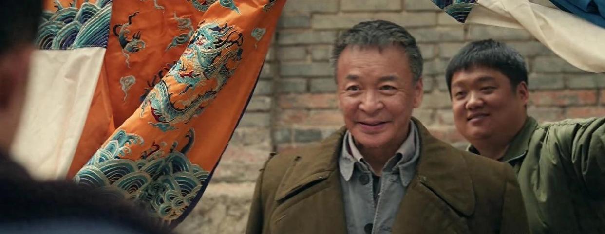 这个古存孝就是个搅屎棍子，屁本事没有就会虚张声势抖个大衣。人家来弟在县剧团唱得好