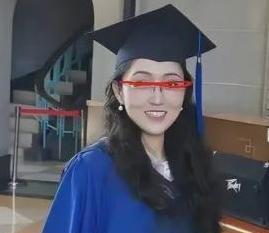 武大这学校有点说法在现在热搜上的两个女主角，都是从武大毕业的一个在图书馆揪