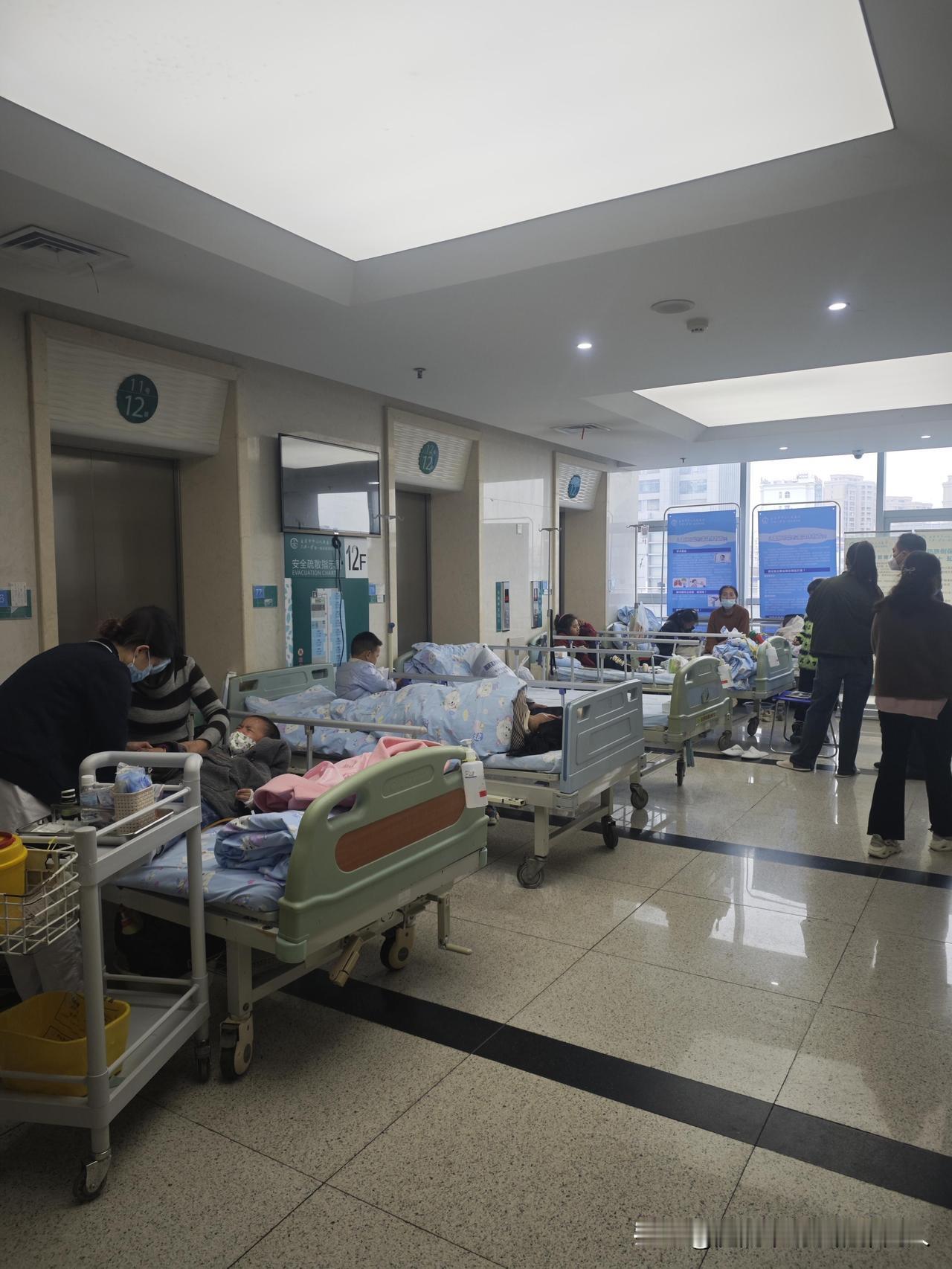 今天看到一个视频婆婆住院好几天了，儿媳不去照顾，婆婆和同病房的人说；儿媳不孝顺