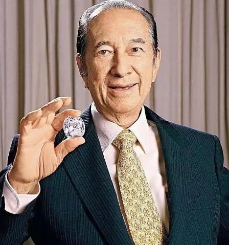 赌王何鸿燊曾说过：“要是你运气好赢了2000万，想揣钱走人，赌场大门敞开，没人会
