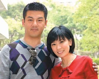 贾静雯足够美，但她好像不是颜控，两任丈夫长相都普通。
