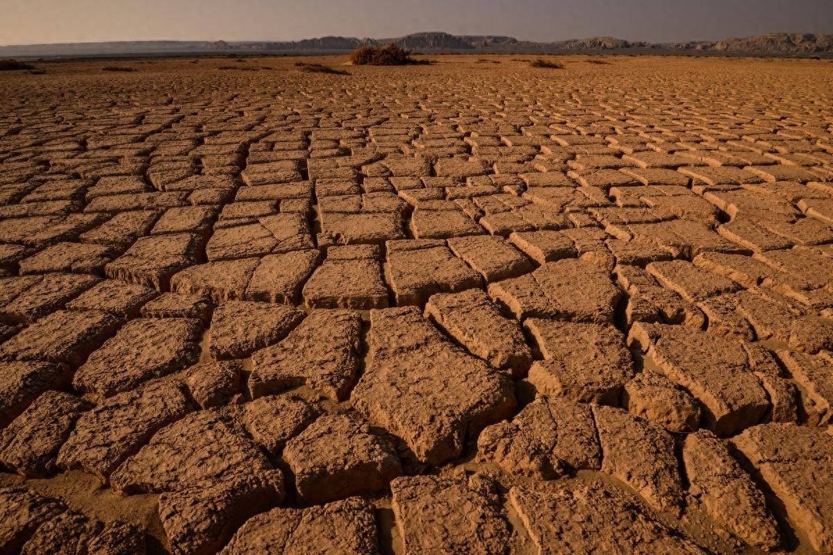 我国每年流失110亿方水，邻国拦河建水库，规模竟超三峡。 提到新疆，很多人第