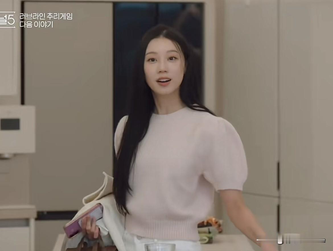 6月7日，恋综心动的信号，女二塌房了？心动的信号5女二参加恋综第一天，出发前早
