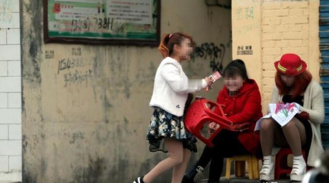 2010年，一个85岁高龄的老大爷嫖娼被抓，由于这位老大爷年事已高，民警花了足有