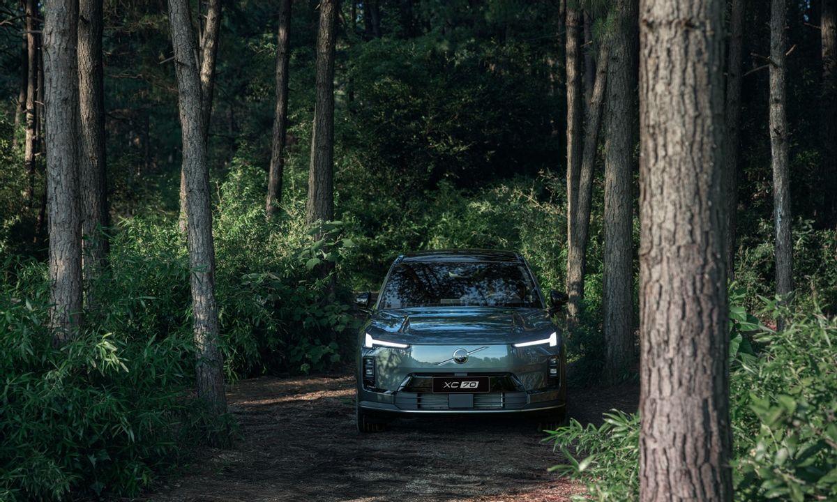 不玩油改电，沃尔沃全新XC70超混技术，给所有豪华品牌上了一课。在当前整个汽车