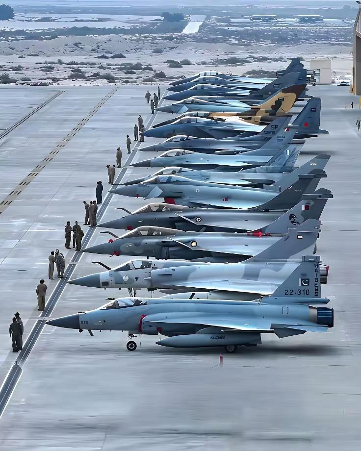 枭龙，幻影2000，阵风，歼-10，F-16，台风，F-15，美洲虎…后面的都是