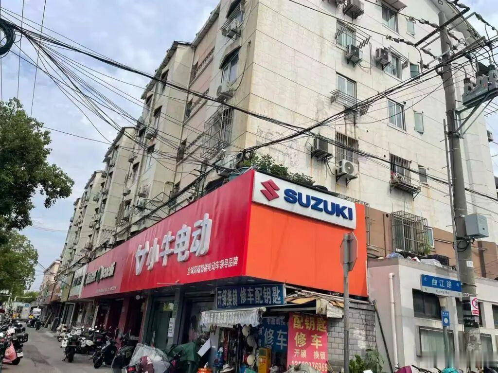 74万吃差价？这两天，上海人的朋友圈里，所谓“74万吃差价”的消息，刷屏了。根据