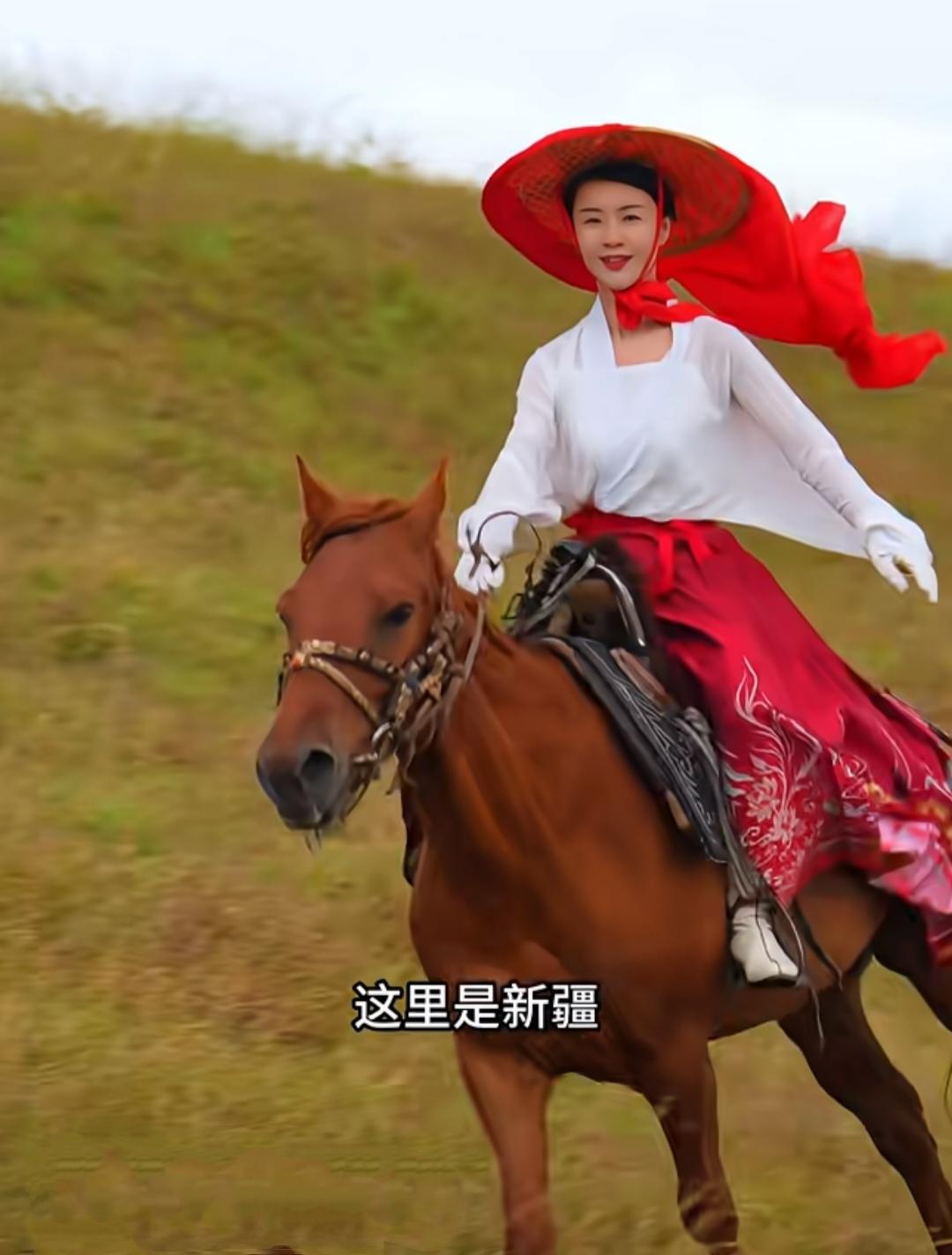 终于知道为啥贺娇龙这么拼命了？原来她是一个新疆二代她的父母竟然都是当年响应号