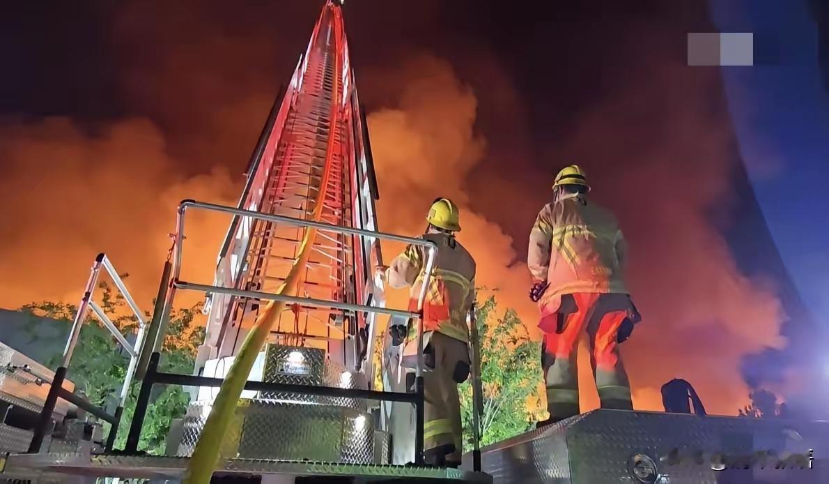 一把大火烧光1.56亿美元，全美的资本家估计要开始集体失眠了。4月7日凌晨