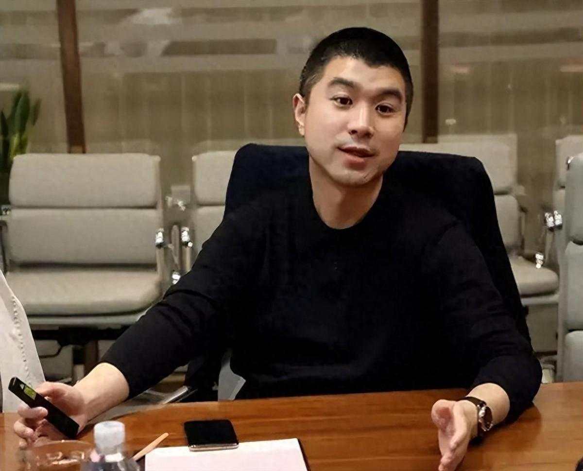 8年卷走千亿！5万投资者血本无归，这个八零后套路有多深？2025年1