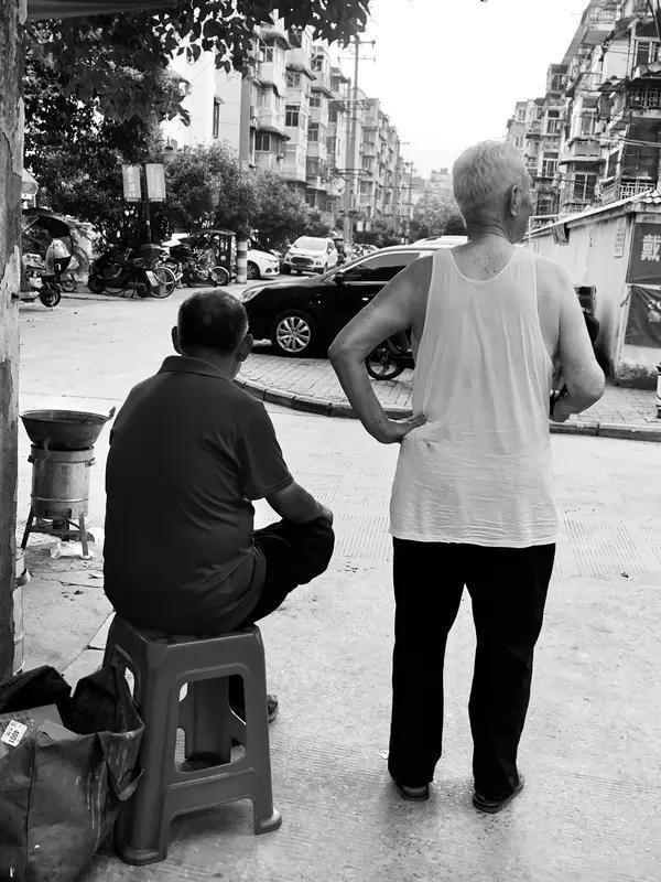 我认识一户人家，家中有兄弟四人。老二在苏州发展得顺风顺水，老大便找了风水先生动了