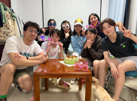 全红婵晒19岁生日照，跳水队陈艺文王宗源等给全红婵庆生！祝全妹儿19岁生日快乐！