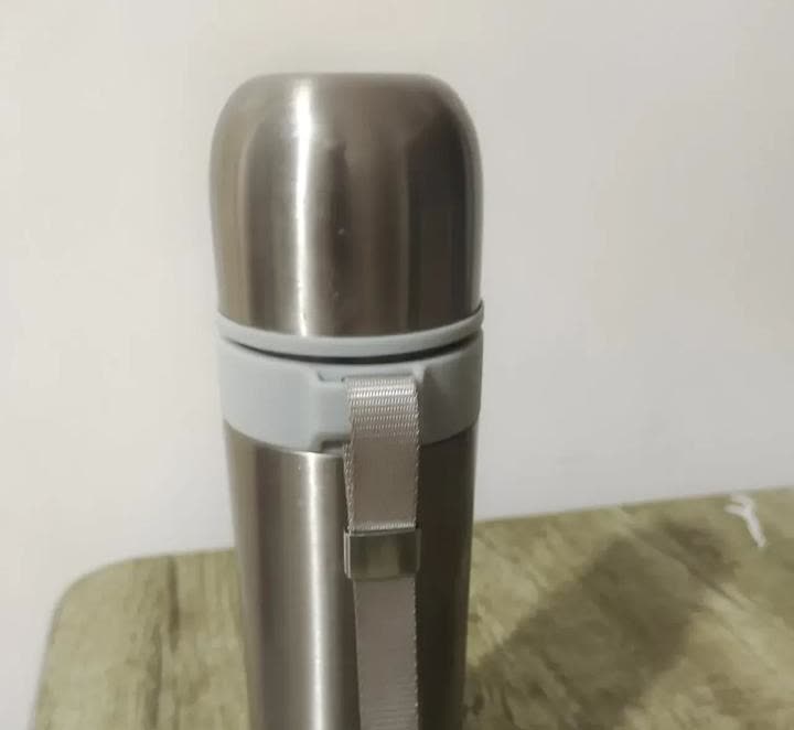 河北，一名男子在朋友开的超市买了一个保温杯，朋友按照进货价，32元卖给了他。晚上