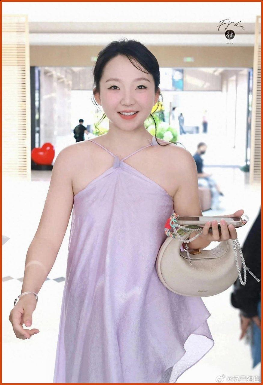 辣目洋子真下真的沾上杨紫白玉兰视后的光了。