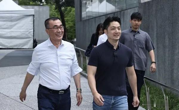 郑丽文成票房毒药？蒋万安：要尊重候选人本身蒋万安今天（20日）上午陪同李四川