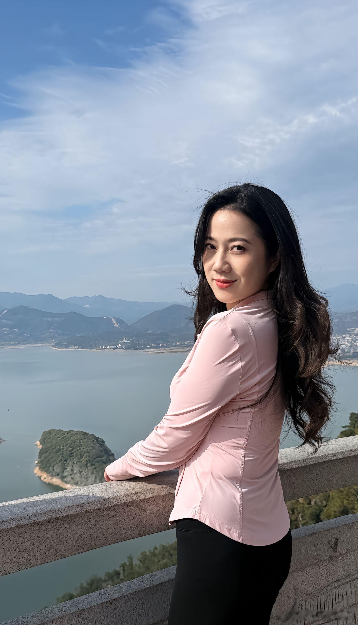 轻熟女神范儿登山颜控正义日记的红包美女