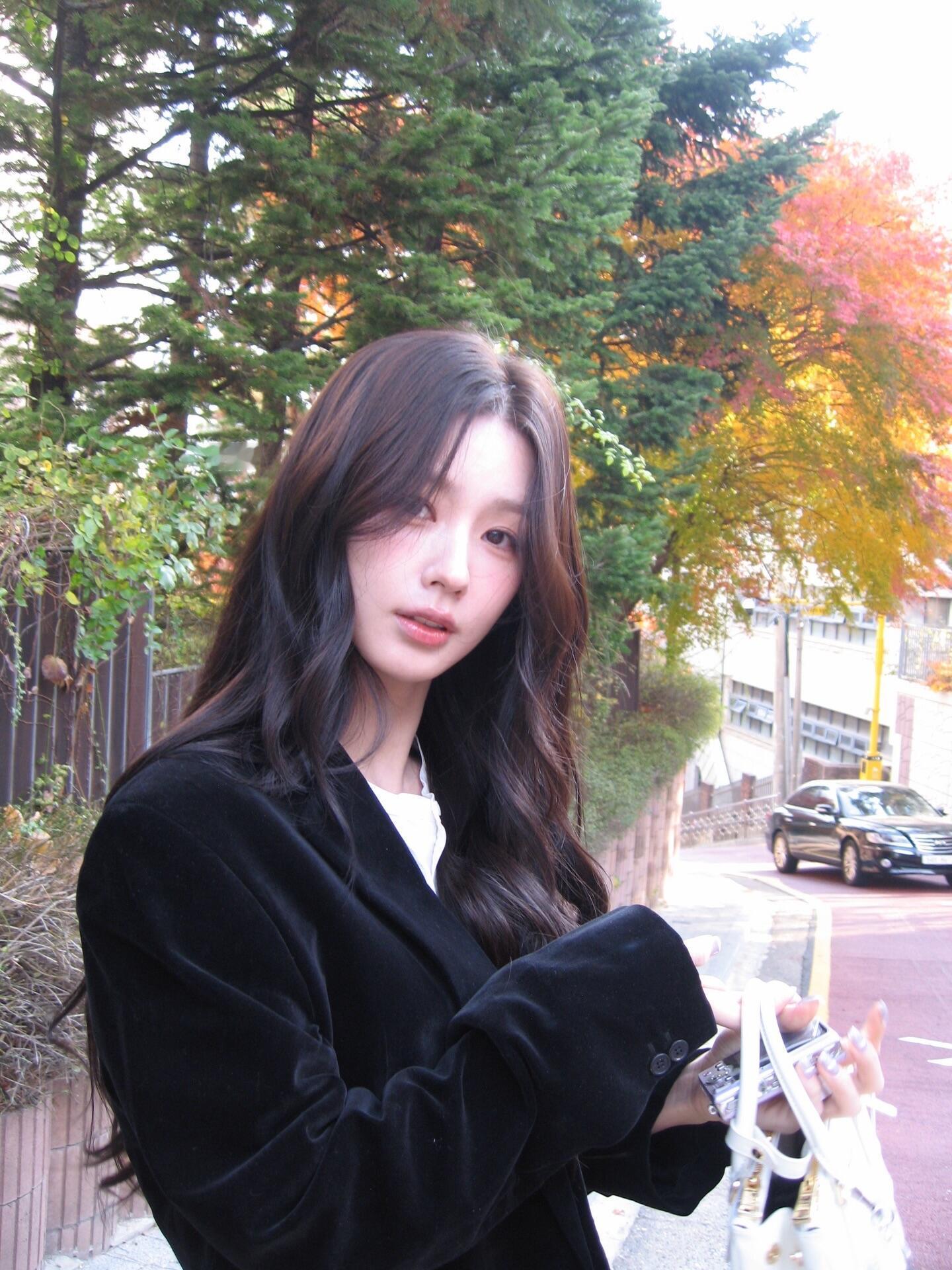 赵美延今日ins更新这张脸就硬美