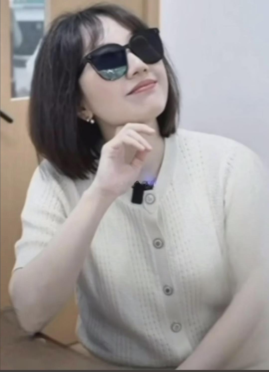 曾琦医生这相貌和身材，对比这个年龄段的其他人，还是可以的。客观点说，这容貌很难