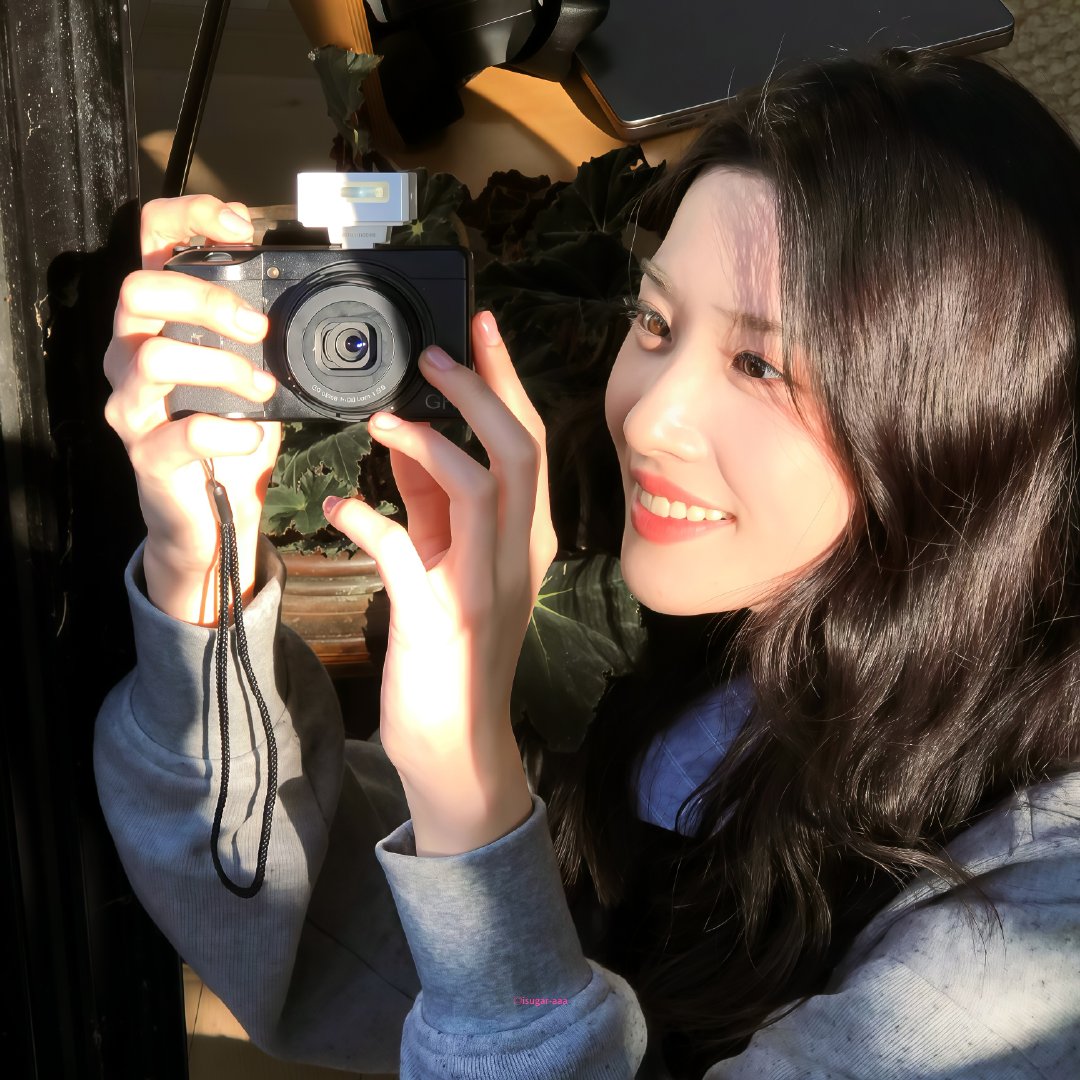 卢昱晓🍈🍸🪅更新头像#卢昱晓苏落薇眼妆#​